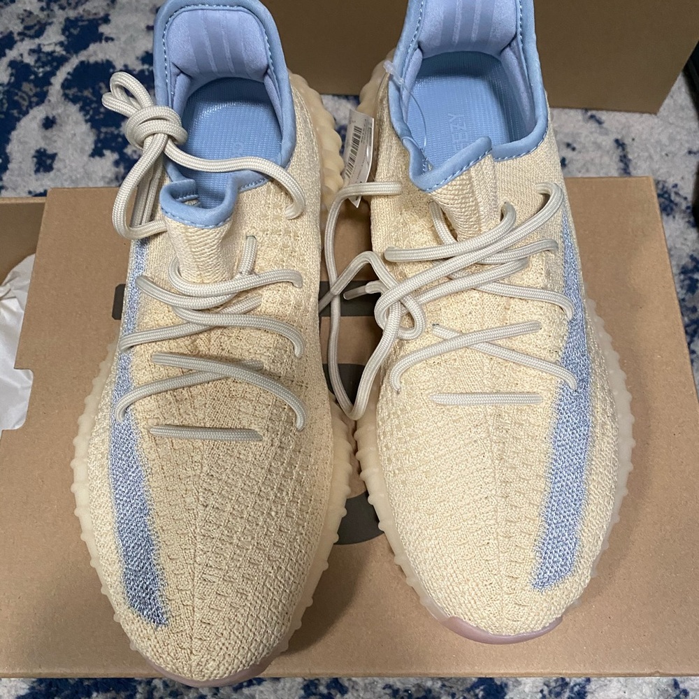 Yeezy 350 brand new -authentic
